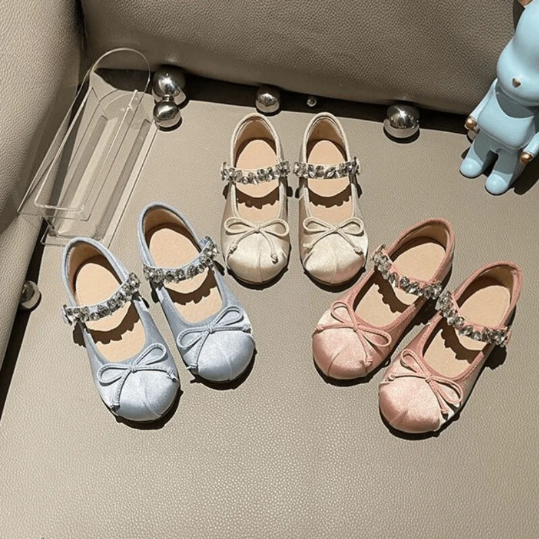 Sapatilha Infantil Ballet em Seda com Strass - Sapato de Festa | Soull Tina